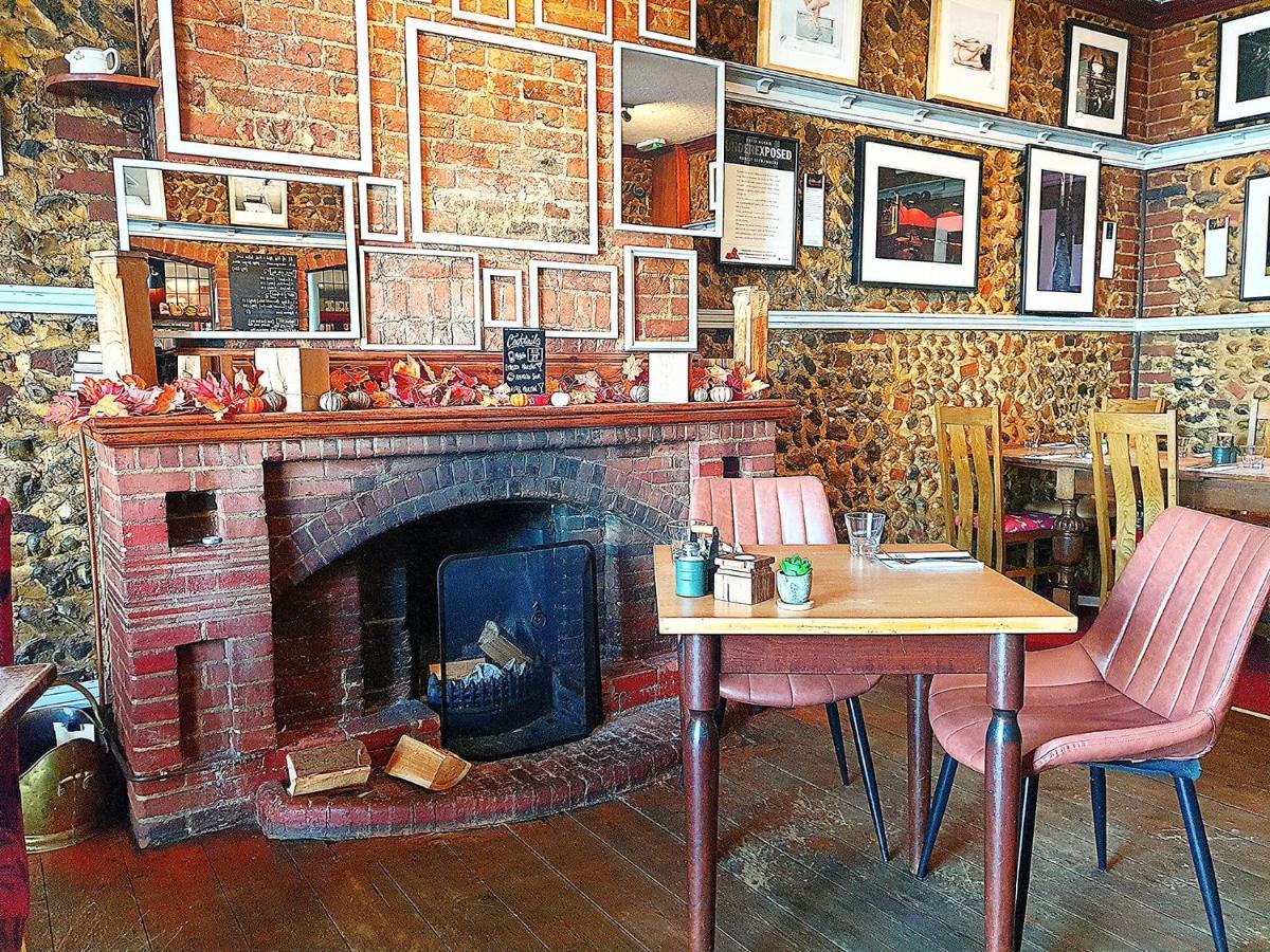 The Red Lion Hotel Cromer Exterior foto The interior of the restaurant