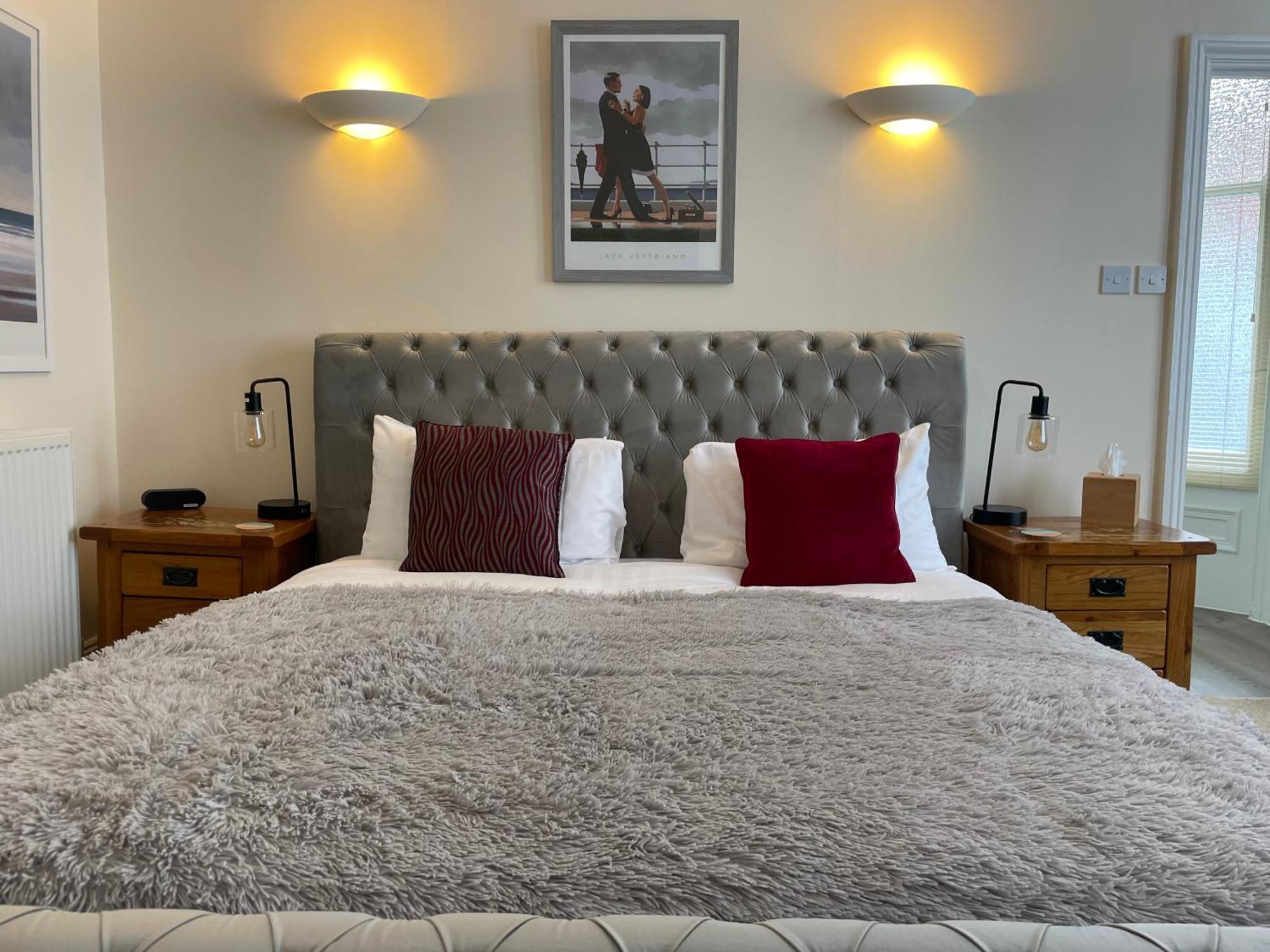 The Red Lion Hotel Cromer Exterior foto The bedroom at The Old Post Office