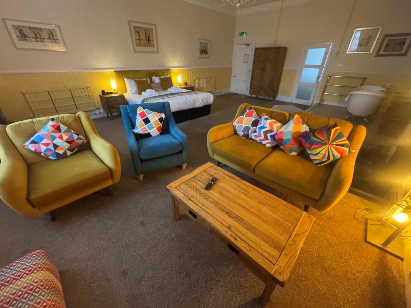 The Red Lion Hotel Cromer Exterior foto A room at the hotel
